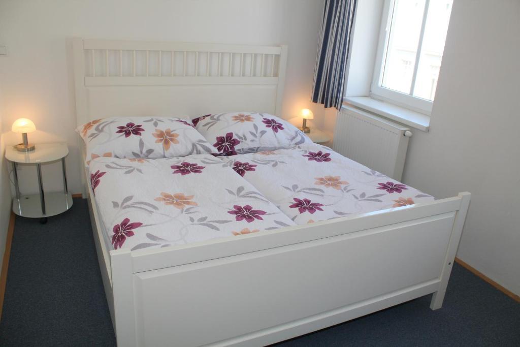 3 Rooms Sunny Apartments-Schoenbrunn, 100M2 With Balcony Vienna Exterior photo